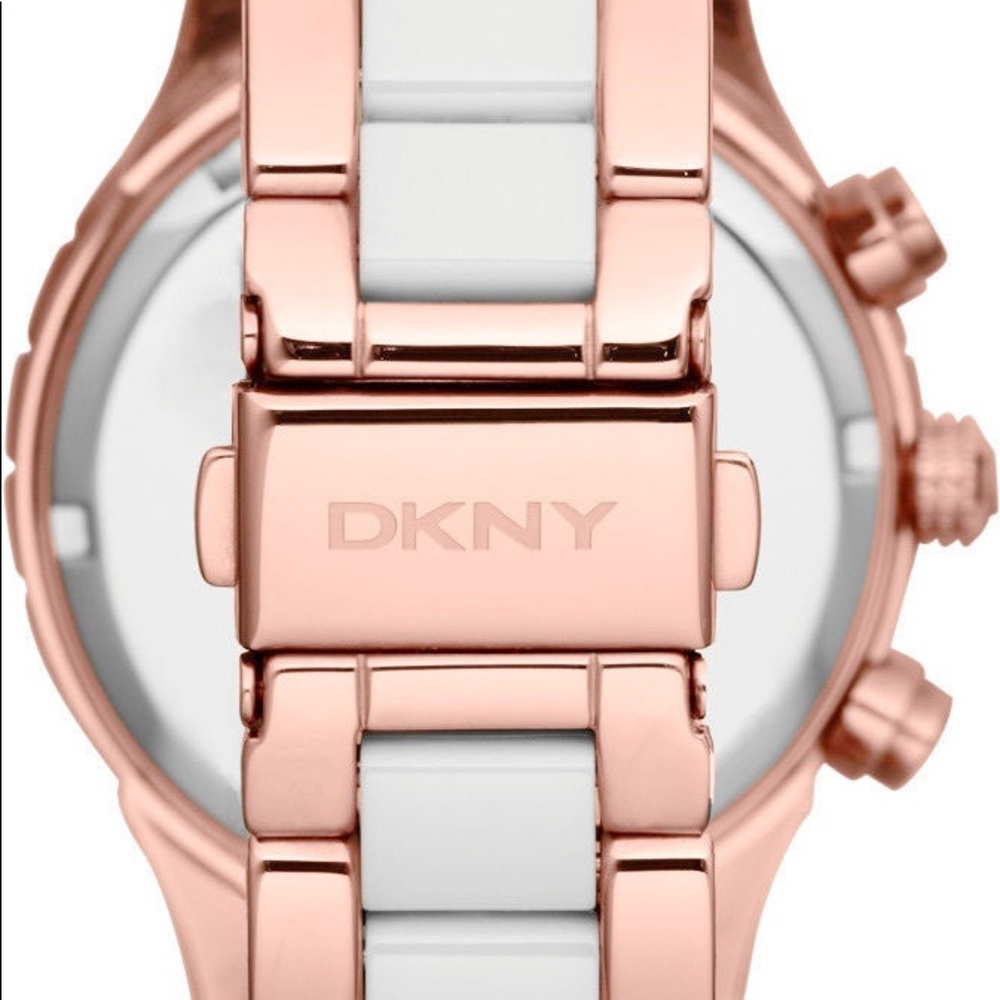 DKNY - Picture 2 of 5